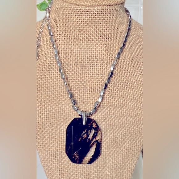 🤎 NWT Marbled Agate Pendant Necklace with Rectangular Beaded Enamel Chain - Picture 5 of 6